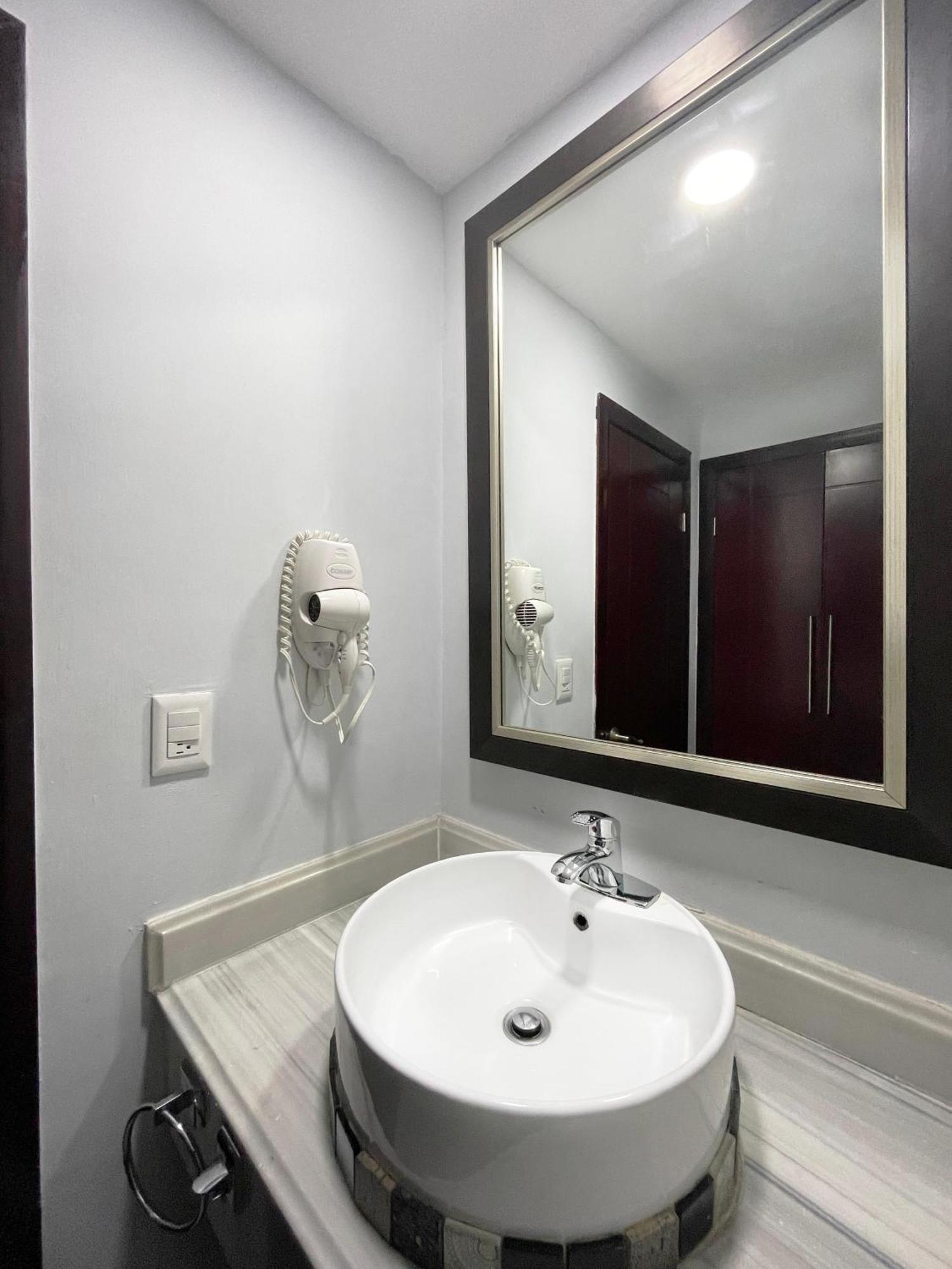 Landmark Suites By Balderrama Hotel Collection Los Mochis Exterior photo